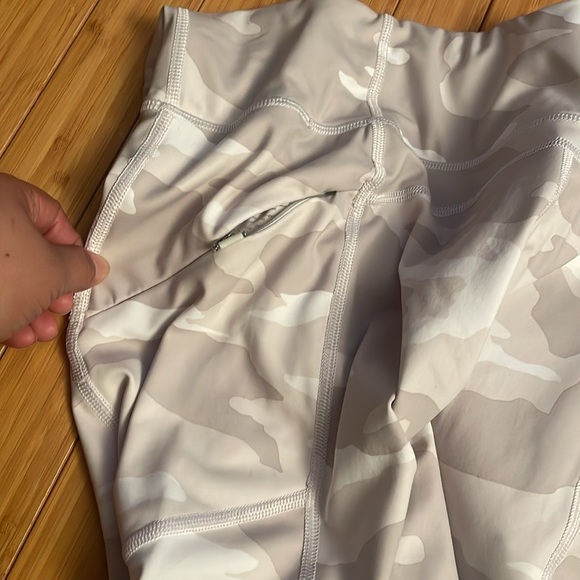 Athleta Camo Contender 7/8 Leggings - Picture 7 of 9